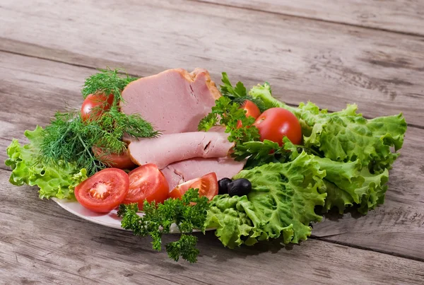 Plato de jamón rebanado de cerdo —  Fotos de Stock