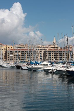 liman kenti Marsilya görüntülemek