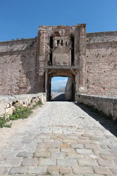 入口在法国中世纪堡垒 — 图库照片