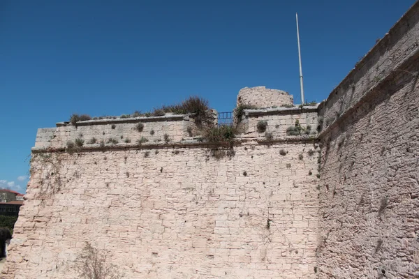 Entrance medieval fortress in france — Stock Photo, Image