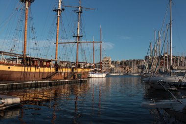 Port Marsilya