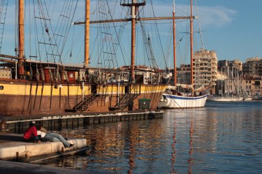 Port Marsilya