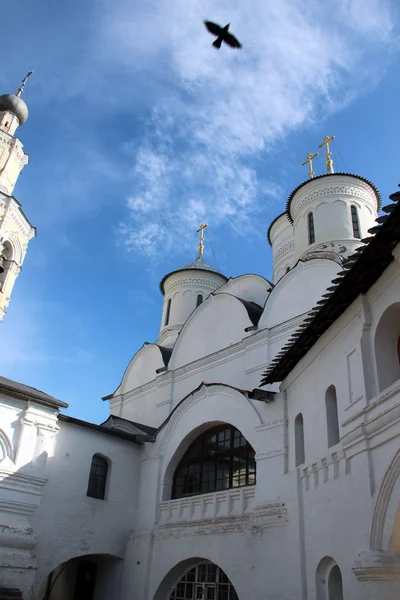 Binnenplaats van Spaso-Prilutsky klooster in de Vologda, Rusland — Stockfoto