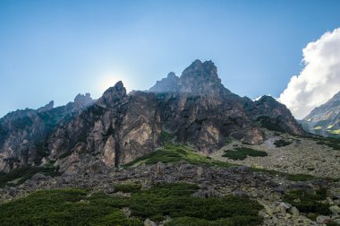 Yüksek dağlar panorama Tatras Slovakya'nın güneş ışınlarının