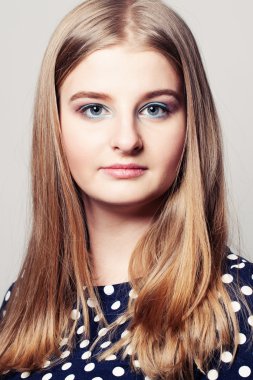 Genç yüz. Güzel kız