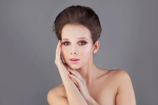 Perfekte Frau. gesunde Haut und Haare. Spa-Konzept — Stockfoto