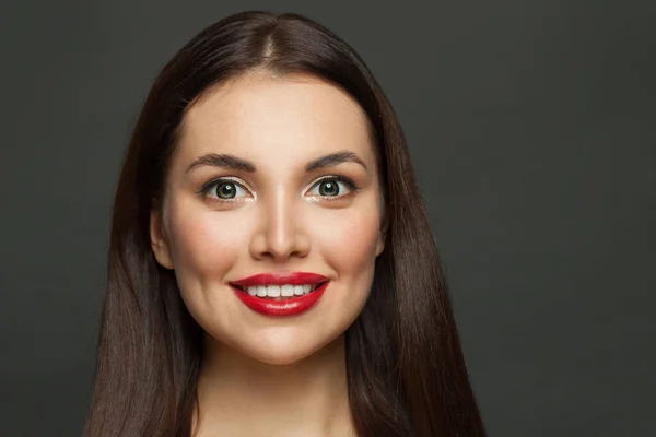 Beautiful Brunette Woman Smiling Black Background Portrait — ストック写真