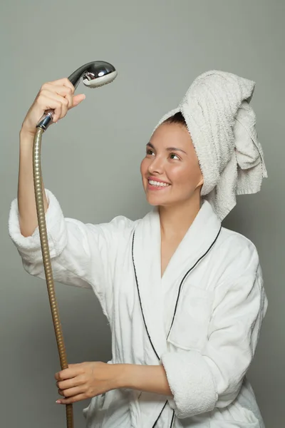 Spa Piękna Kobieta Białym Szlafroku Prysznicem Rutyna Kobiet — Zdjęcie stockowe
