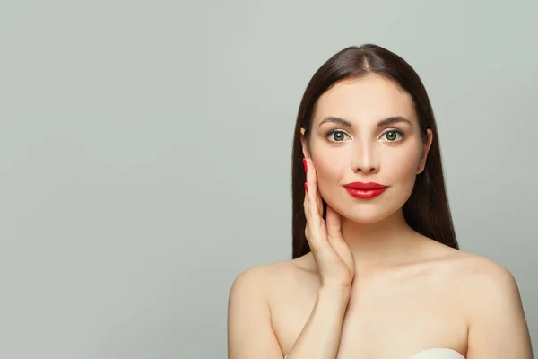美丽的女人 皮肤洁白 皮肤健康 皮肤护理和面部治疗的概念 — 图库照片