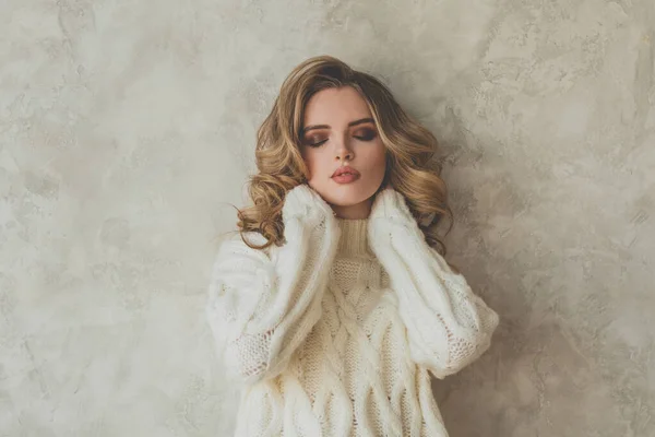 Mujer Perfecta Con Retrato Cabello Rizado Saludable — Foto de Stock