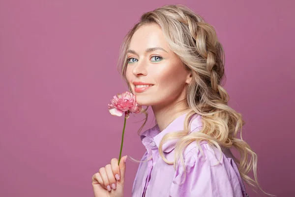 Retrato Beleza Mulher Close Estúdio Tiro Uma Mulher Bonita Com — Fotografia de Stock