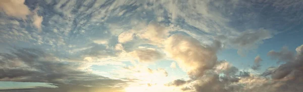 Cielo Nubes Blancas Fondo Abstracto Textura Luz Solar Del Paisaje — Foto de Stock