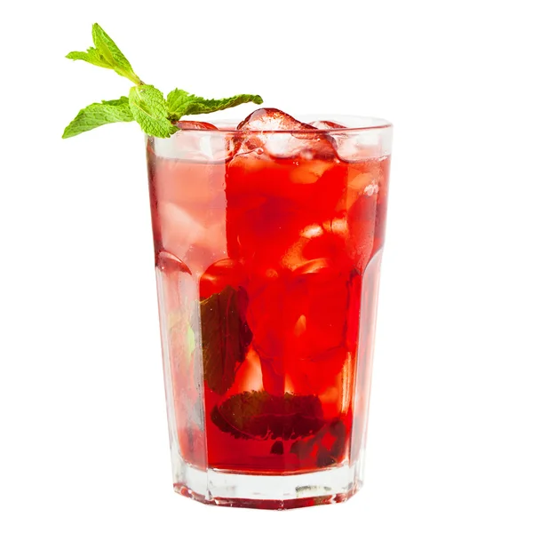 Sangria-Glas vorhanden. Weintrunk mit Eis und Früchten — Stockfoto