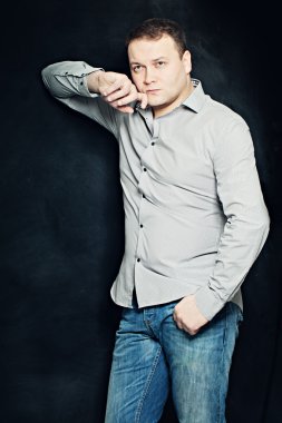 Fikir kavramı. Karanlık adam