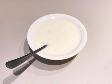 a bowl of macini on the table