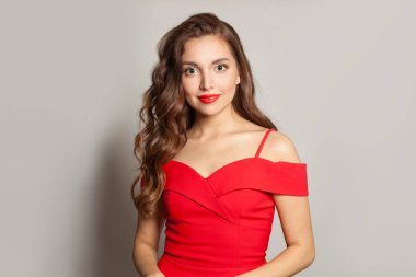 Neşeli, sağlıklı model portresi