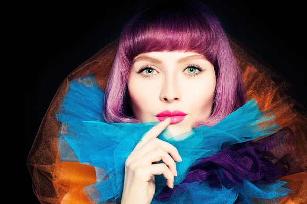 Schoonheid portret van mode vrouw met haar kleuren — Stockfoto