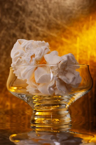 Meringue in glass vase — Stock Photo, Image