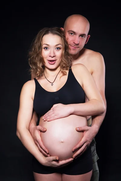 Die Schwangere mit ihrem Mann — Stockfoto