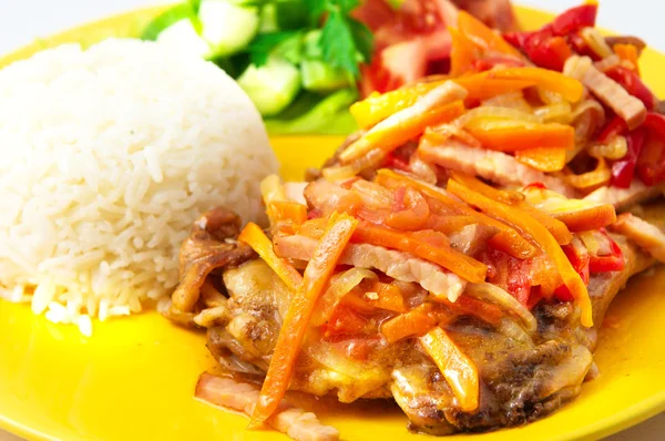 The rabbit baked with vegetables and rice — Stock Photo, Image