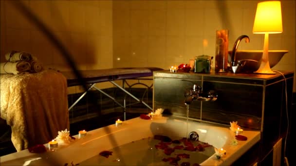 Accessori Spa per trattamenti al salone spa con candele — Video Stock