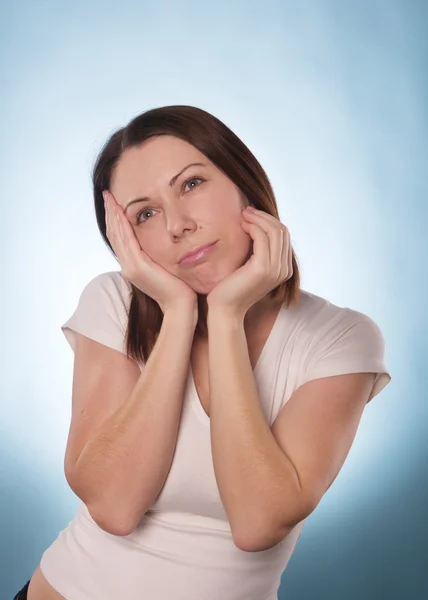 Das ausdrucksstarke Portret der Frau isolatet — Stockfoto