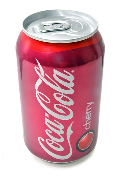 Lata de soda de cereza de coca-cola — Foto de Stock