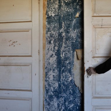 korkunç bebek el kapısında