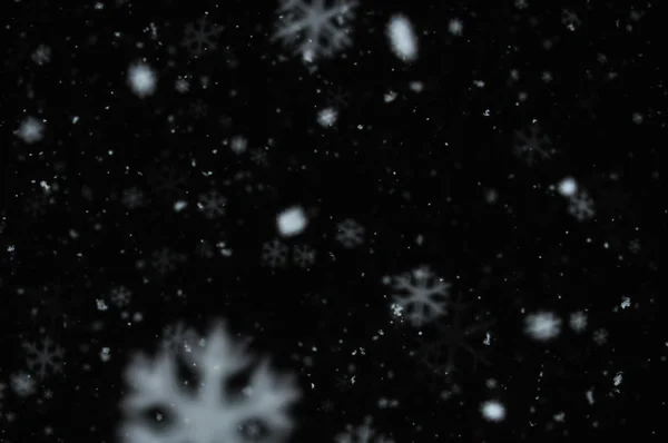 雪の夜の空に — ストック写真