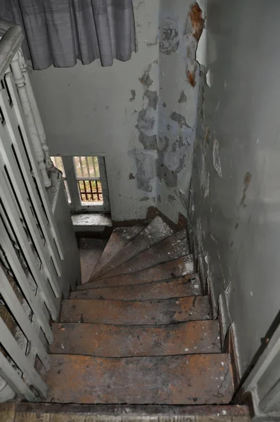 Crooked wooden stairs — Stock Photo, Image