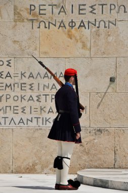 evzone asker geleneksel üniforma