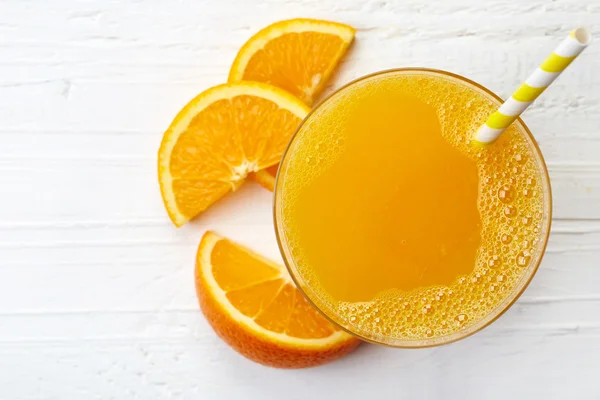 Glas frischer Orangensaft — Stockfoto