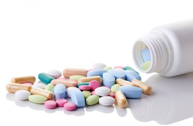 Çeşitli renkli diyet takviyeleri