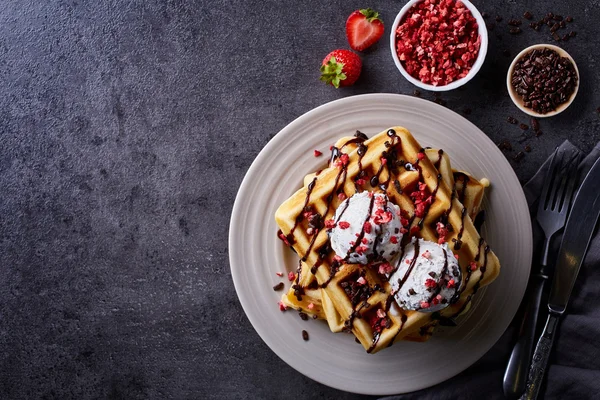 Teller mit belgischen Waffeln — Stockfoto