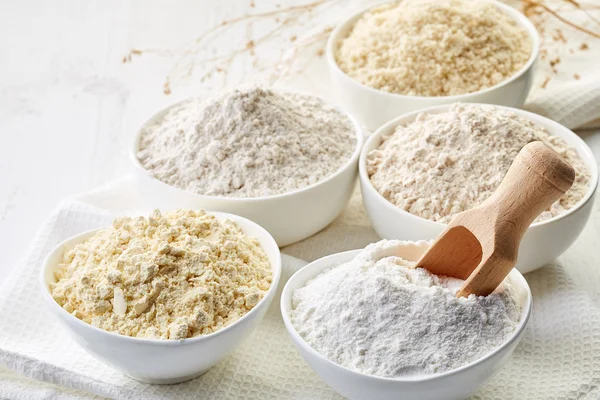 Ciotole di farina senza glutine — Foto Stock