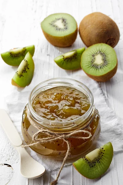 Tarro de mermelada de kiwi —  Fotos de Stock