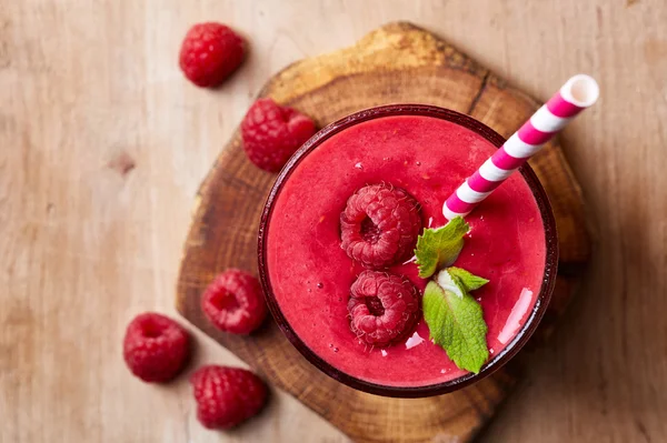 Glass of raspberry smoothie — Stock Photo, Image