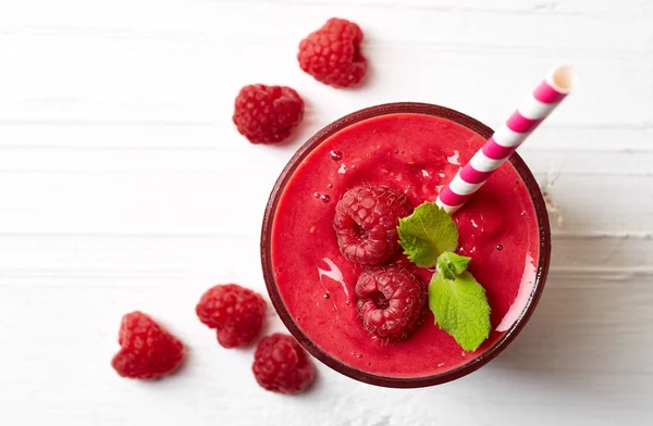 Glass of raspberry smoothie — Stock Photo, Image