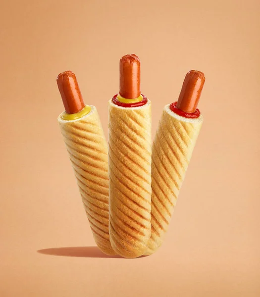 Set Van Franse Hotdogs Met Verschillende Sauzen Ketchup Mosterd Mayonaise — Stockfoto