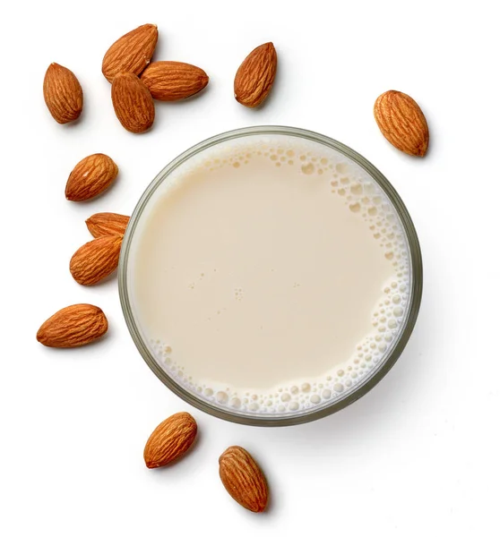 纯正的杏仁牛奶和坚果 白色背景 顶部视图分离 无奶类 植物饮料 — 图库照片