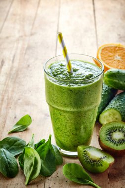 sağlıklı yeşil smoothie