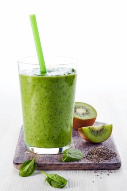 sağlıklı yeşil smoothie