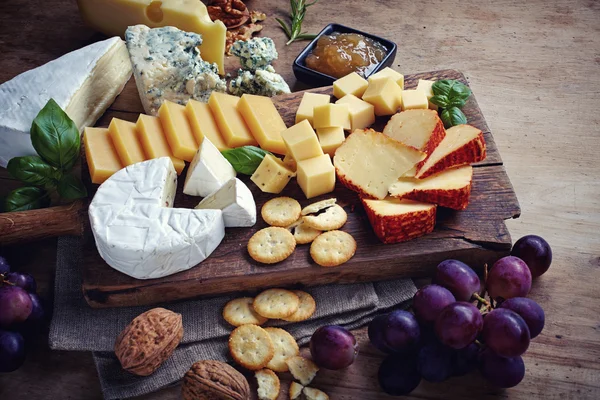 Cheese plate — Stock Photo, Image