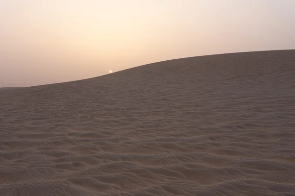 Pôr do sol no deserto do Saara — Fotografia de Stock