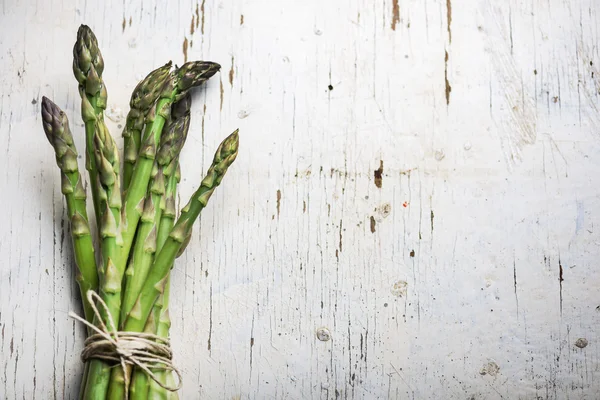 Asparagus on rustic white background — Stock Photo, Image