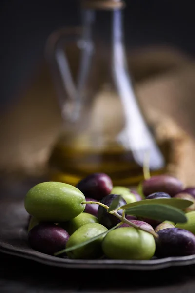 Aceitunas y aceite de oliva —  Fotos de Stock