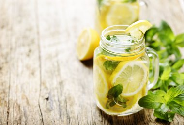 Naneli limonata ahşap tablo