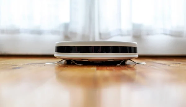 Robot Vacuum Cleaner Mop Cleaning Living Room Floor Closeup Modern — Stock Photo, Image