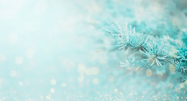 Árbol Navidad Con Diseño Tarjeta Felicitación Ligera Bokeh Ganar —  Fotos de Stock