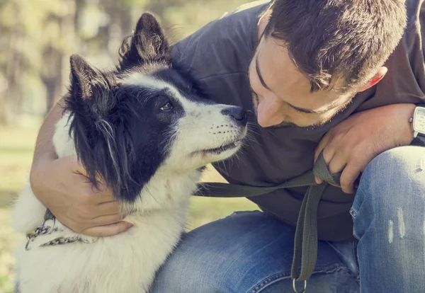 犬を連れた男 — ストック写真